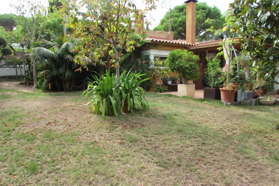 2 bedroom Villa for sale in Blanes with garage - € 780,000 (Ref: 8115529)