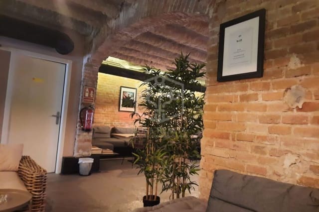 Business for sale in El Fort Pienc, Barcelona city - € 390,000 (Ref: 8115544)