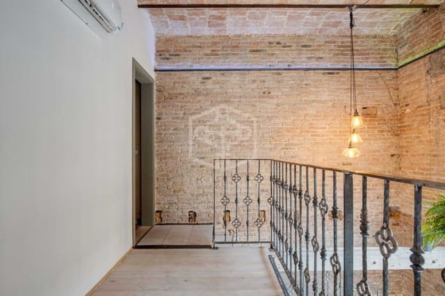 Commercial for sale in La Sagrada Família, Barcelona city - € 350,000 (Ref: 8115550)