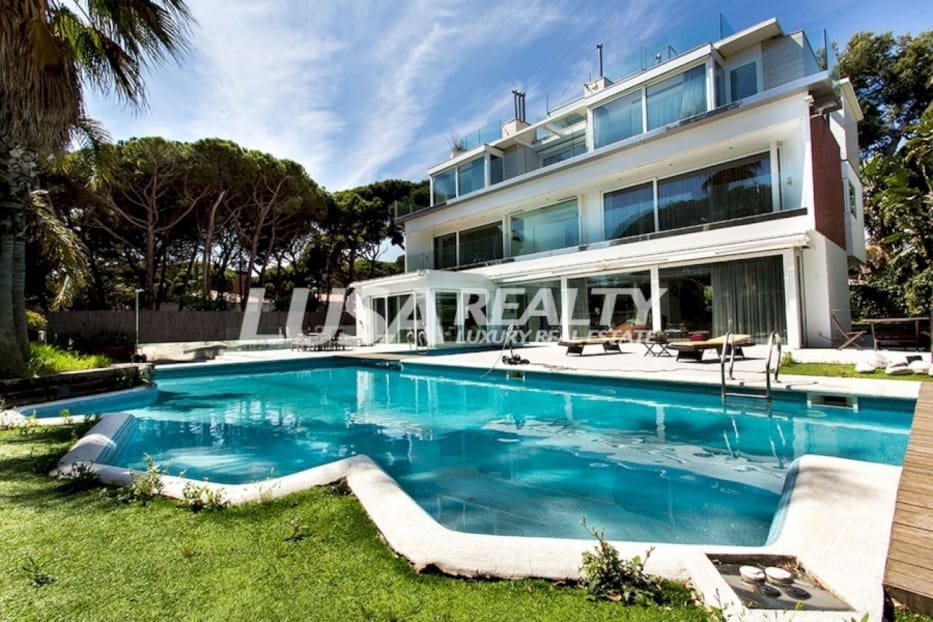 7 soverom Villa til salgs i Castelldefels med svømmebasseng garasje - € 3 900 000 (Ref: 8115562)