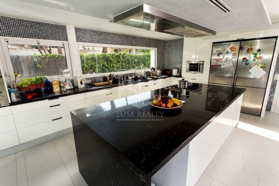 7 sypialnia Willa na sprzedaż w Castelldefels z basenem garażem - 3 490 000 € (Ref: 8115562)