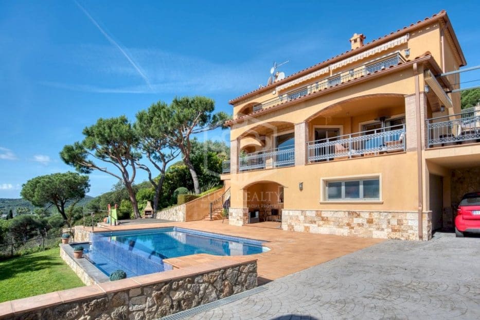 5 sypialnia Willa na sprzedaż w Platja d'Aro z basenem garażem - 1 575 000 € (Ref: 8115573)