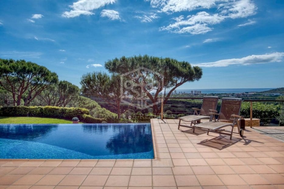 5 sypialnia Willa na sprzedaż w Platja d'Aro z basenem garażem - 1 575 000 € (Ref: 8115573)