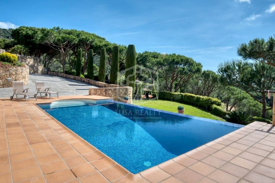 5 sypialnia Willa na sprzedaż w Platja d'Aro z basenem garażem - 1 575 000 € (Ref: 8115573)