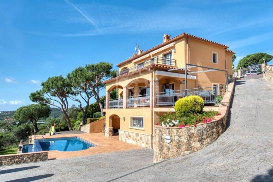 5 sypialnia Willa na sprzedaż w Platja d'Aro z basenem garażem - 1 575 000 € (Ref: 8115573)