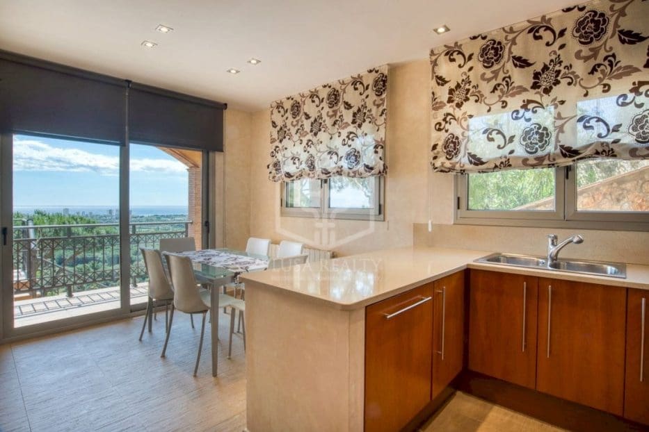 5 sypialnia Willa na sprzedaż w Platja d'Aro z basenem garażem - 1 575 000 € (Ref: 8115573)