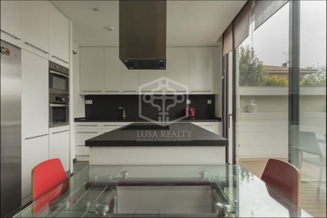 4 soverom Villa til salgs i Sant Vicenç de Montalt med svømmebasseng garasje - € 1 125 000 (Ref: 8115592)