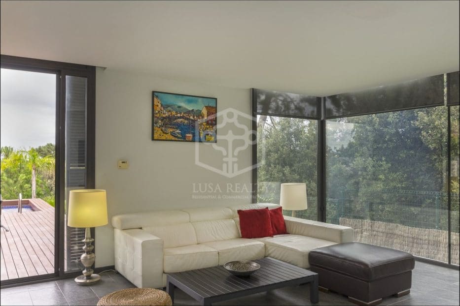 4 soveværelse Villa til salg i Sant Vicenc de Montalt med swimmingpool garage - € 1.125.000 (Ref: 8115592)