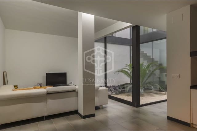 4 soverom Villa til salgs i Sant Vicenç de Montalt med svømmebasseng garasje - € 1 125 000 (Ref: 8115592)