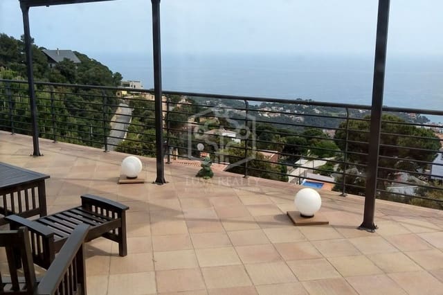 5 camera da letto Villa in vendita in Mas Baell - Can Carbó, Lloret de Mar con piscina garage - 950.000 € (Rif: 8115594)