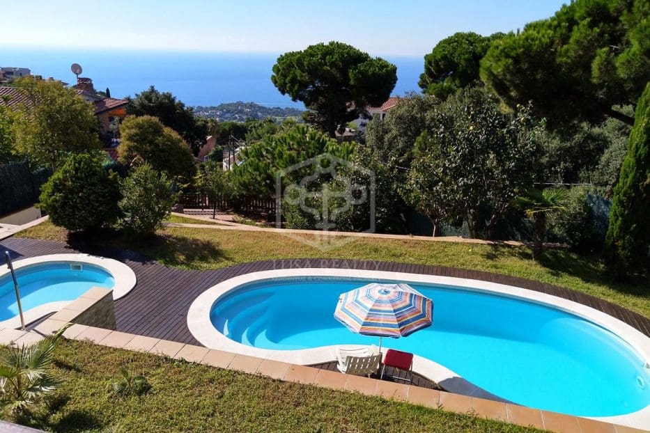5 soveværelse Villa til salg i Lloret de Mar med swimmingpool garage - € 950.000 (Ref: 8115594)