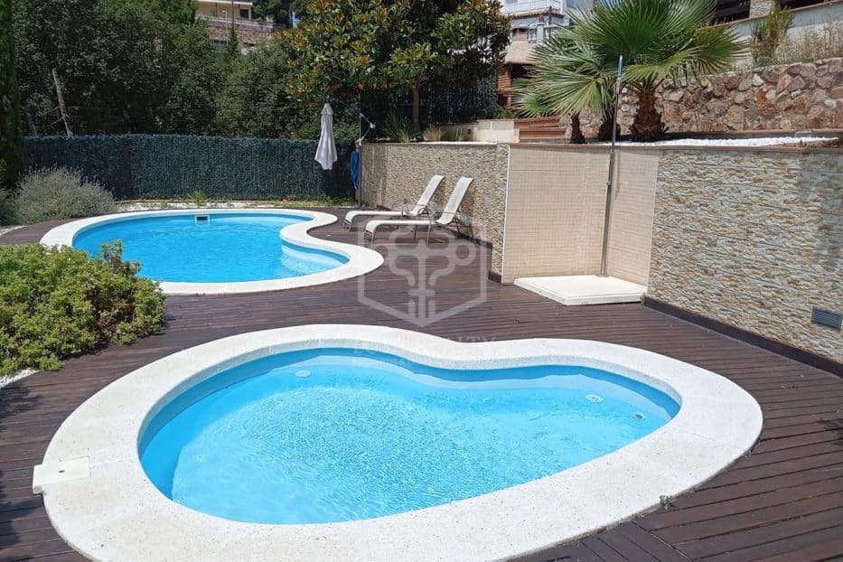 5 soveværelse Villa til salg i Lloret de Mar med swimmingpool garage - € 950.000 (Ref: 8115594)