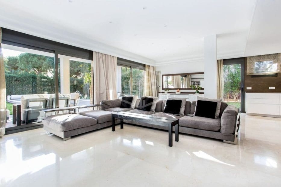 6 Zimmer Villa zu verkaufen in Gava mit Pool Garage - 3.750.000 € (Ref: 8115610)