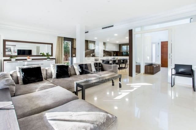 6 bedroom Villa for sale in Gavà with pool garage - € 3,750,000 (Ref: 8115610)