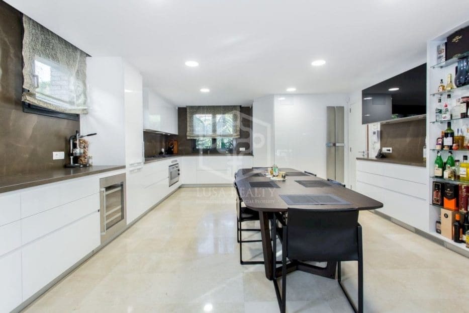 6 Zimmer Villa zu verkaufen in Gava mit Pool Garage - 3.750.000 € (Ref: 8115610)