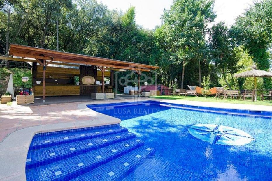 12 soverom Hotell til salgs i Barcelona by med svømmebasseng - € 2 600 000 (Ref: 8115617)