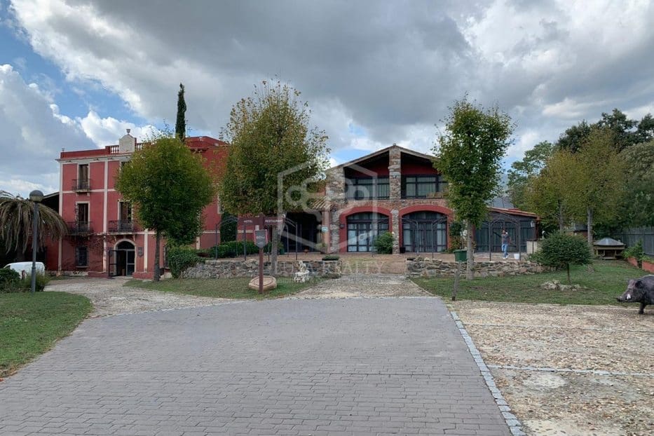 12 soverom Hotell til salgs i Barcelona by med svømmebasseng - € 2 600 000 (Ref: 8115617)