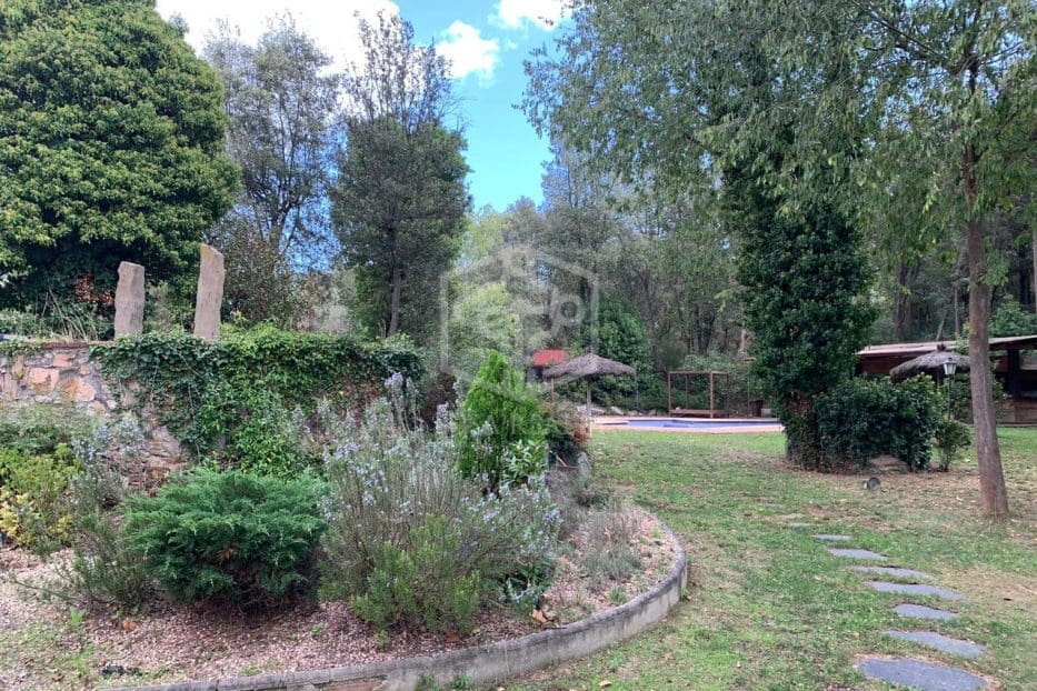 12 soverom Hotell til salgs i Barcelona by med svømmebasseng - € 2 600 000 (Ref: 8115617)