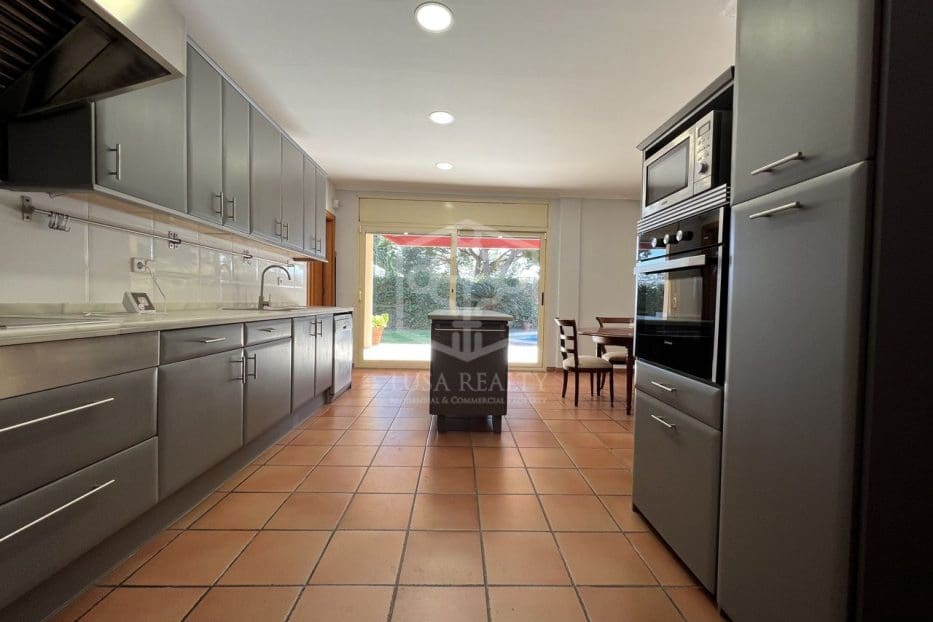 Chalet de 4 habitaciones en Barcelona ciudad en venta con piscina garaje - 2.950.000 € (Ref: 8115621)