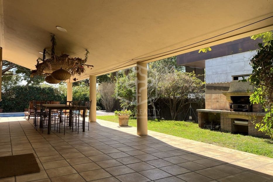 Chalet de 4 habitaciones en Barcelona ciudad en venta con piscina garaje - 2.950.000 € (Ref: 8115621)