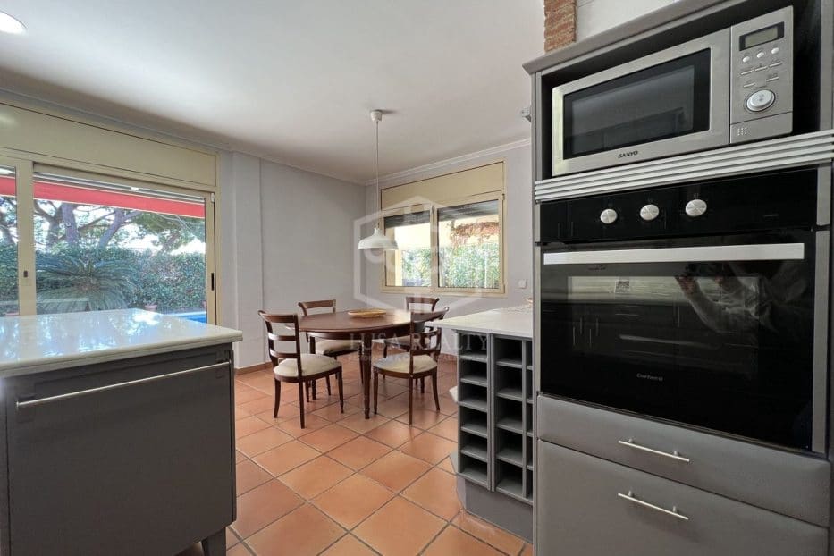 Chalet de 4 habitaciones en Barcelona ciudad en venta con piscina garaje - 2.950.000 € (Ref: 8115621)