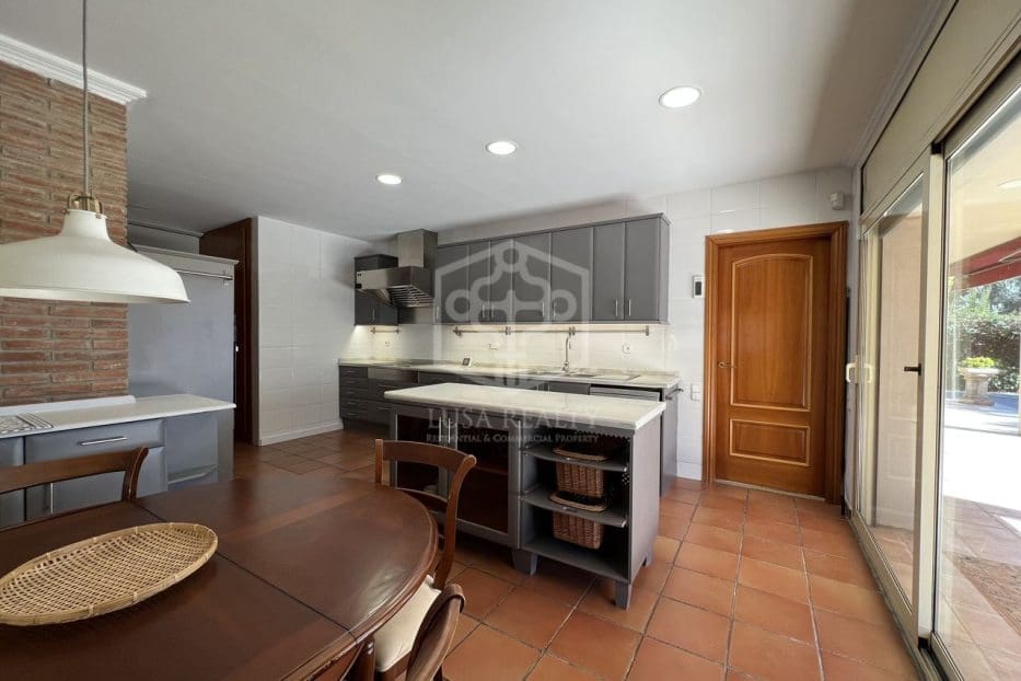 Chalet de 4 habitaciones en Barcelona ciudad en venta con piscina garaje - 2.950.000 € (Ref: 8115621)