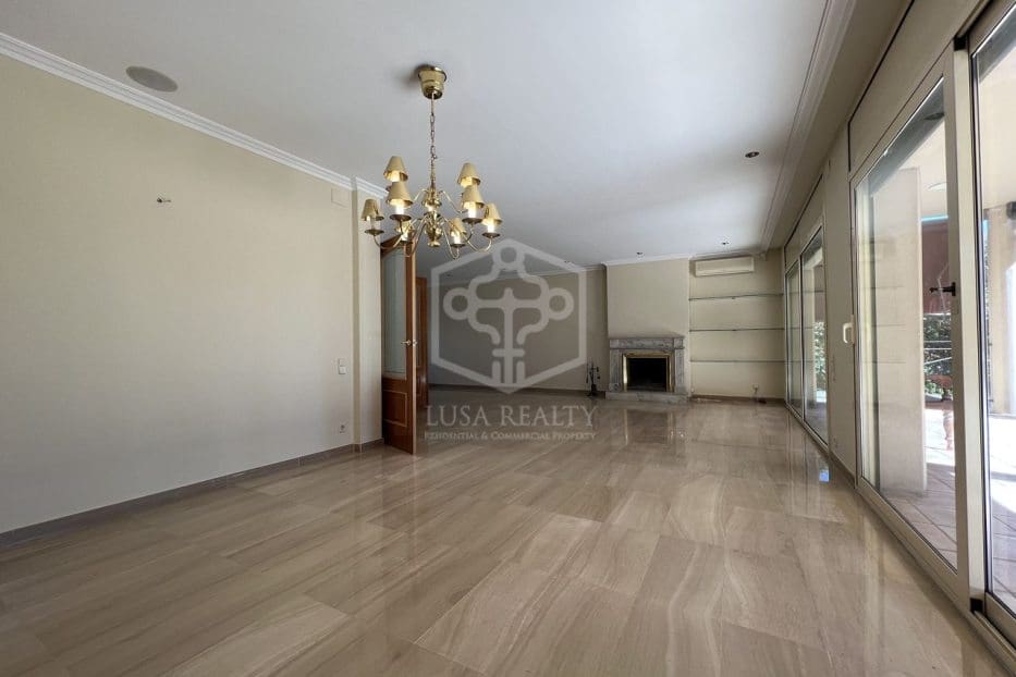 Chalet de 4 habitaciones en Barcelona ciudad en venta con piscina garaje - 2.950.000 € (Ref: 8115621)