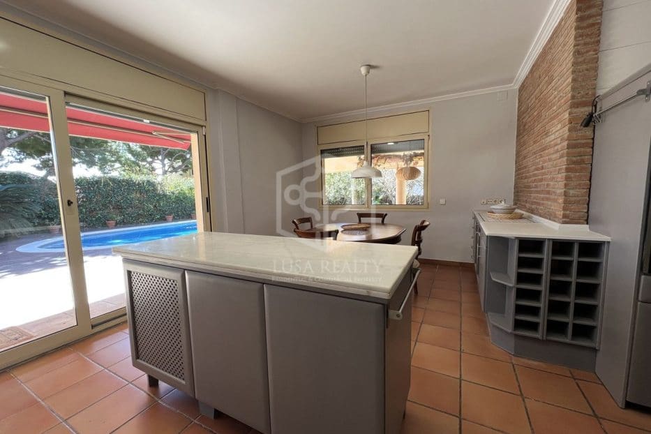 Chalet de 4 habitaciones en Barcelona ciudad en venta con piscina garaje - 2.950.000 € (Ref: 8115621)