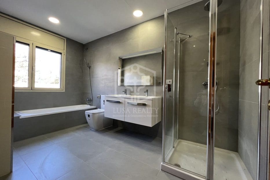 Chalet de 4 habitaciones en Barcelona ciudad en venta con piscina garaje - 2.950.000 € (Ref: 8115621)