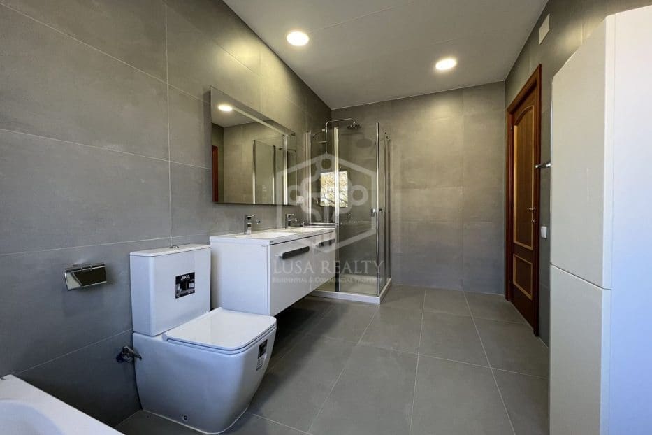 Chalet de 4 habitaciones en Barcelona ciudad en venta con piscina garaje - 2.950.000 € (Ref: 8115621)