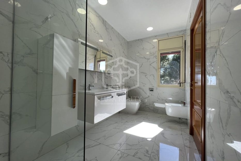 Chalet de 4 habitaciones en Barcelona ciudad en venta con piscina garaje - 2.950.000 € (Ref: 8115621)