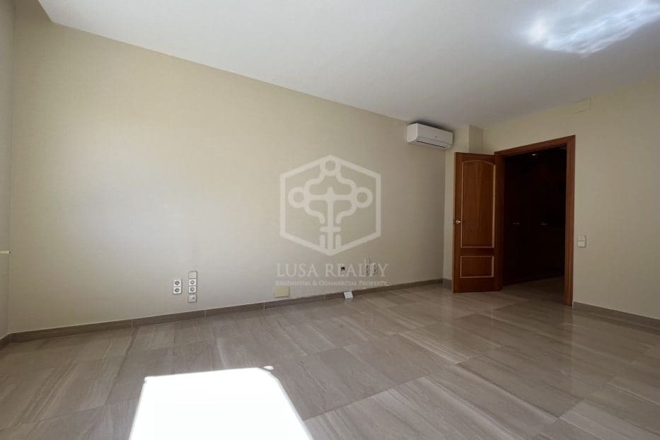 Chalet de 4 habitaciones en Barcelona ciudad en venta con piscina garaje - 2.950.000 € (Ref: 8115621)