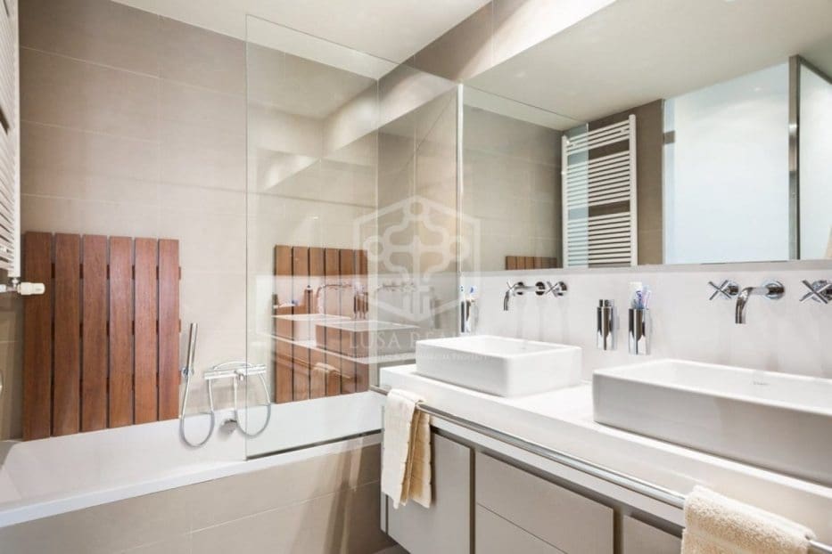 4 soveværelse Lejlighed til salg i Barcelona by - € 2.650.000 (Ref: 8115641)