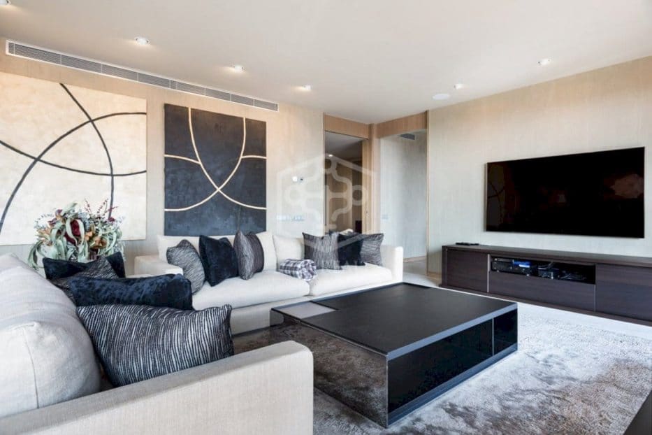 4 soveværelse Lejlighed til salg i Barcelona by - € 2.650.000 (Ref: 8115641)