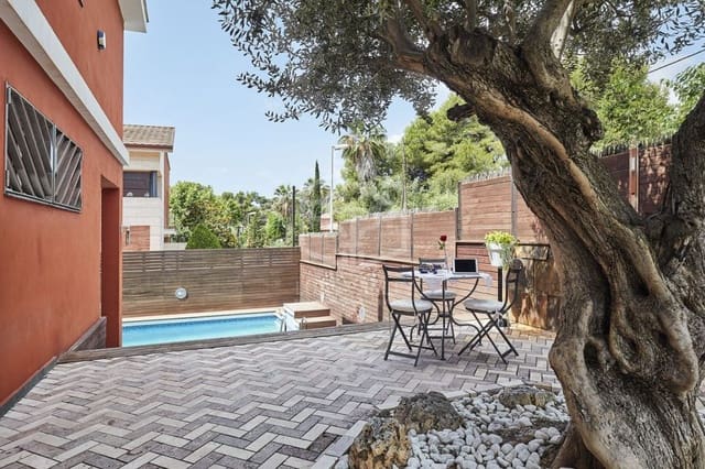 6 bedroom Villa for sale in Castelldefels with pool garage - € 2,360,000 (Ref: 8115648)