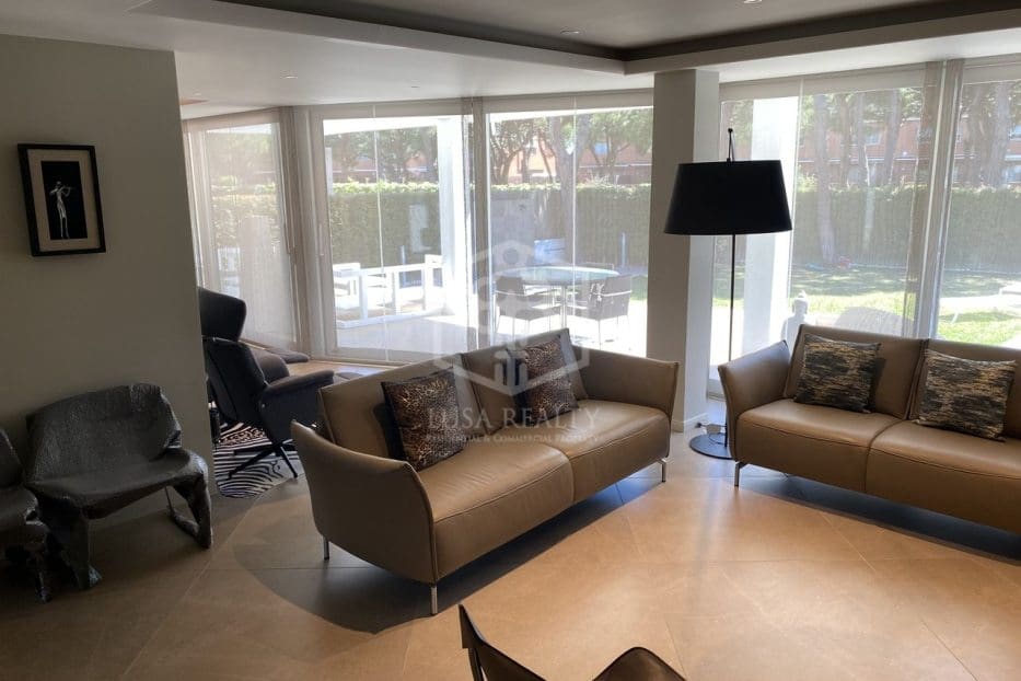 4 soverom Villa til salgs i Gava med svømmebasseng garasje - € 5 300 000 (Ref: 8115688)