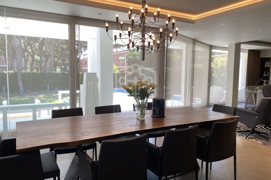 4 soverom Villa til salgs i Gava med svømmebasseng garasje - € 5 300 000 (Ref: 8115688)