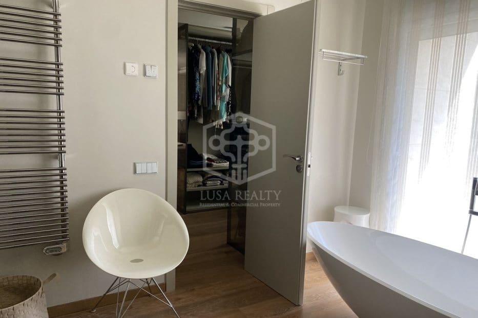 4 soverom Villa til salgs i Gava med svømmebasseng garasje - € 5 300 000 (Ref: 8115688)