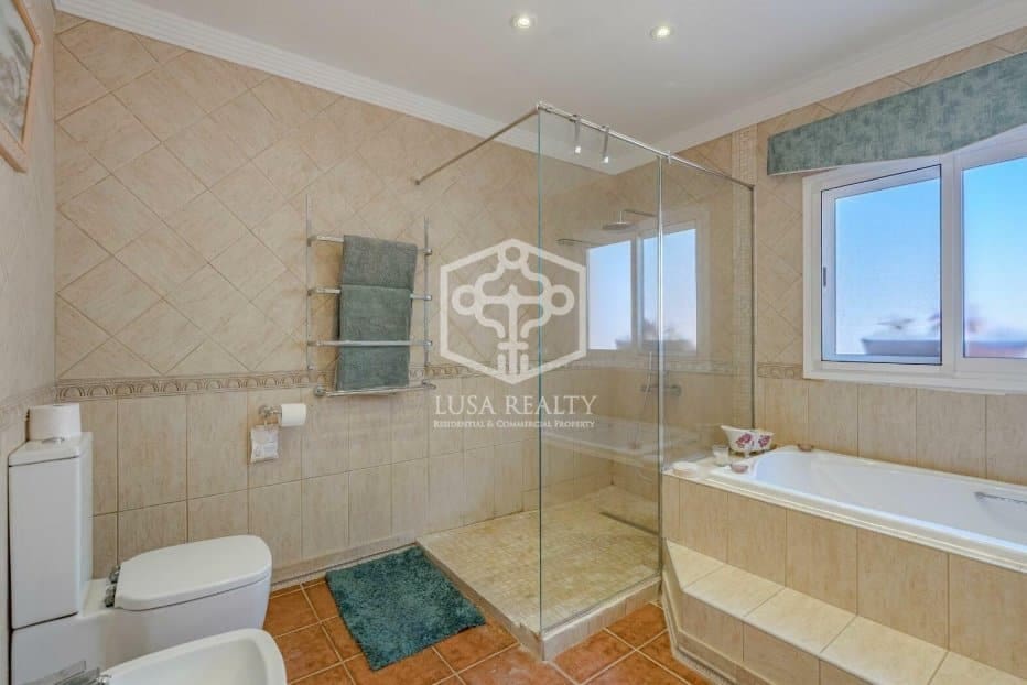 6 soveværelse Villa til salg i Adeje - € 1.595.000 (Ref: 8118104)