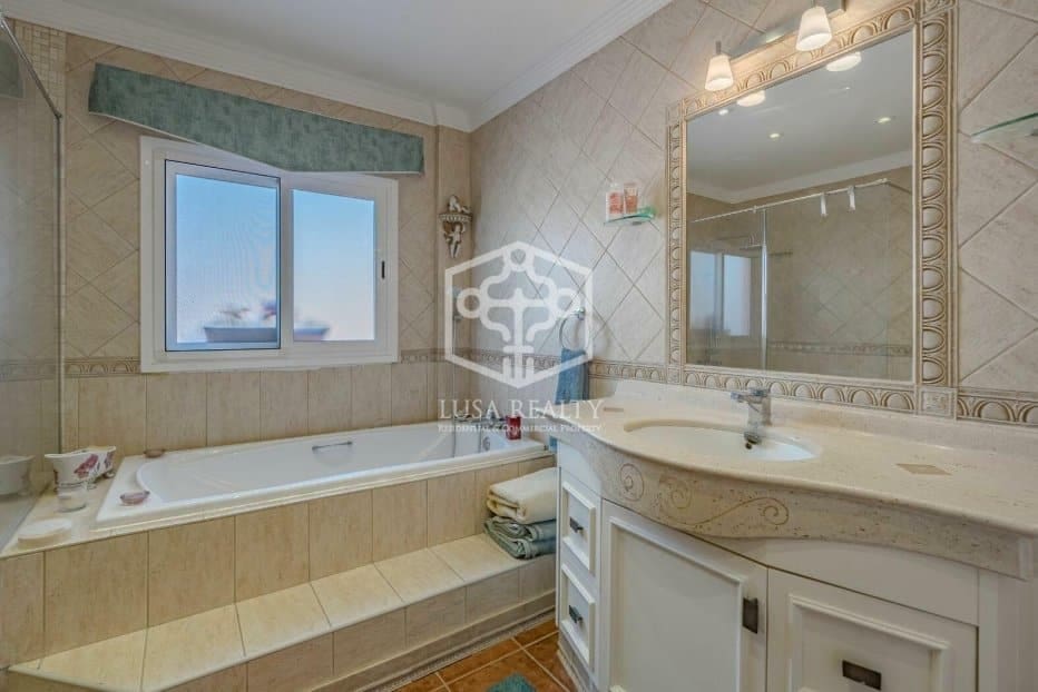 6 soveværelse Villa til salg i Adeje - € 1.595.000 (Ref: 8118104)