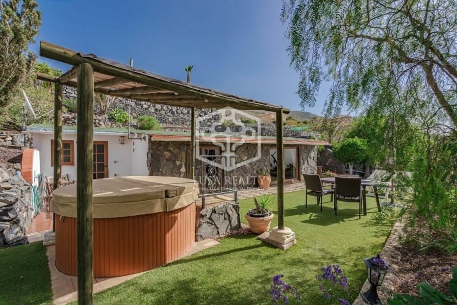 6 soveværelse Villa til salg i Adeje - € 1.595.000 (Ref: 8118104)