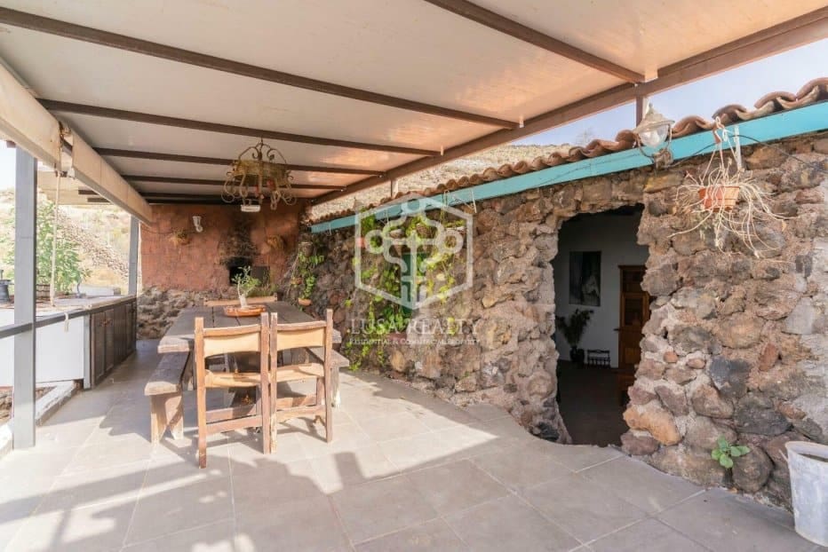 8 sypialnia Willa na sprzedaż w Guia de Isora - 750 000 € (Ref: 8118108)