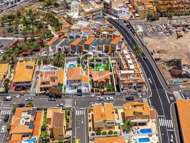 3 soverom Villa til salgs i Casco Urbano, Adeje - € 1 250 000 (Ref: 8164902)