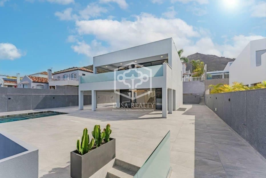 4 chambre Villa/Maison à vendre à Adeje - 1 850 000 € (Ref: 8200712)