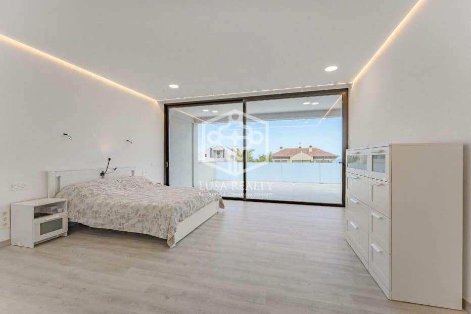 4 chambre Villa/Maison à vendre à Adeje - 1 850 000 € (Ref: 8200712)