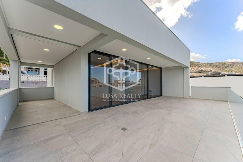 4 chambre Villa/Maison à vendre à Adeje - 1 850 000 € (Ref: 8200712)