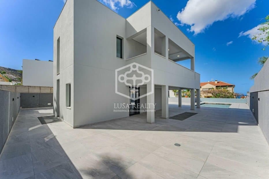 4 chambre Villa/Maison à vendre à Adeje - 1 850 000 € (Ref: 8200712)