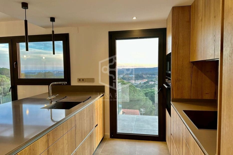 4 quarto Moradia para venda em Lloret de Mar com piscina garagem - 869 500 € (Ref: 8200716)