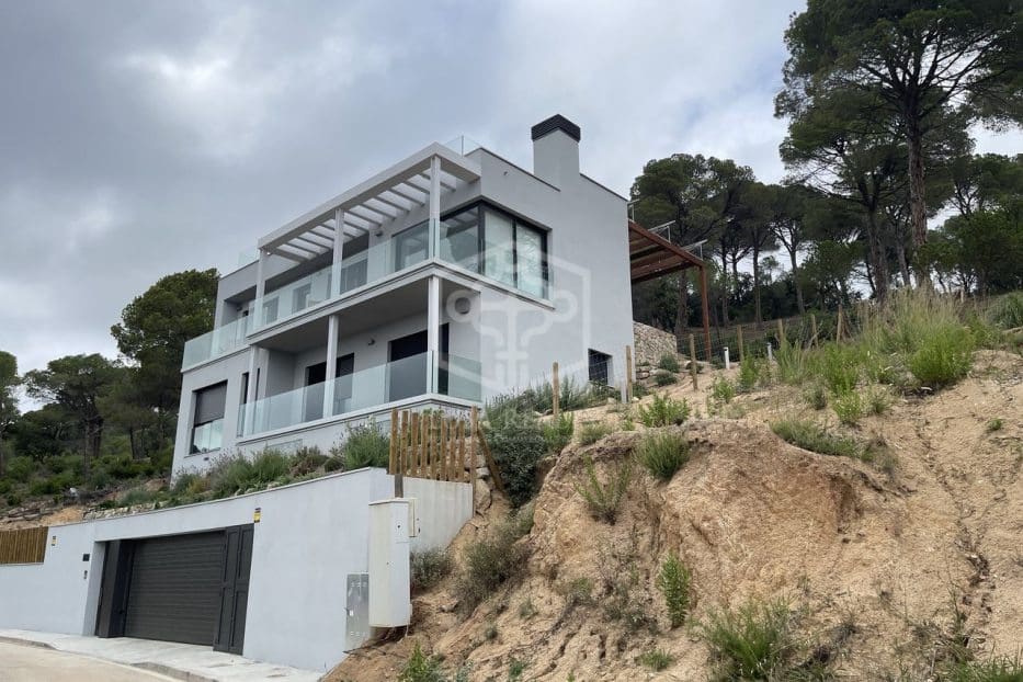 4 quarto Moradia para venda em Lloret de Mar com piscina garagem - 869 500 € (Ref: 8200716)