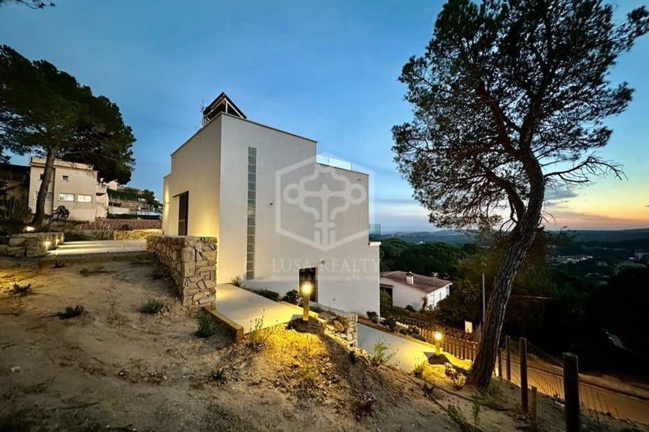 4 quarto Moradia para venda em Lloret de Mar com piscina garagem - 869 500 € (Ref: 8200716)